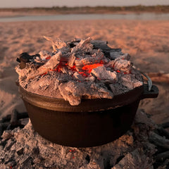 Wildtrak 2 Quart Heavy-duty Round Camp Oven with Lip and Handle, Pre-Seasoned