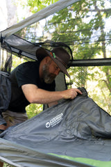 Gibb Hooded Sleeping Bag, 10-15°C, Breathable Lining, Auto Locking Zip, Sewn-through Construction, Sewn in Pocket, Hanging Loop (70 x 215cm)