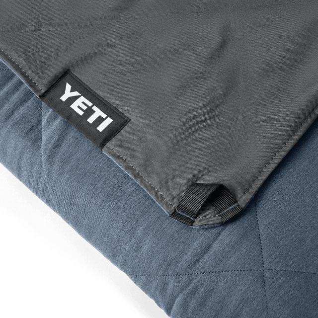 YETI Lowlands Blanket Navy