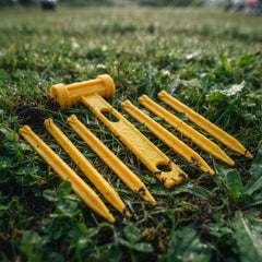 Wildtrak 7pc Plastic Pegs and Mallet Set