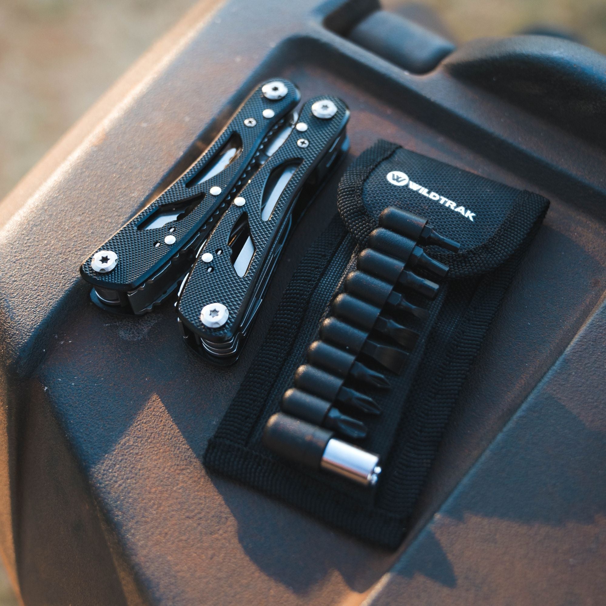 Wildtrak 25 in 1 Multi Function Tool with Pliers