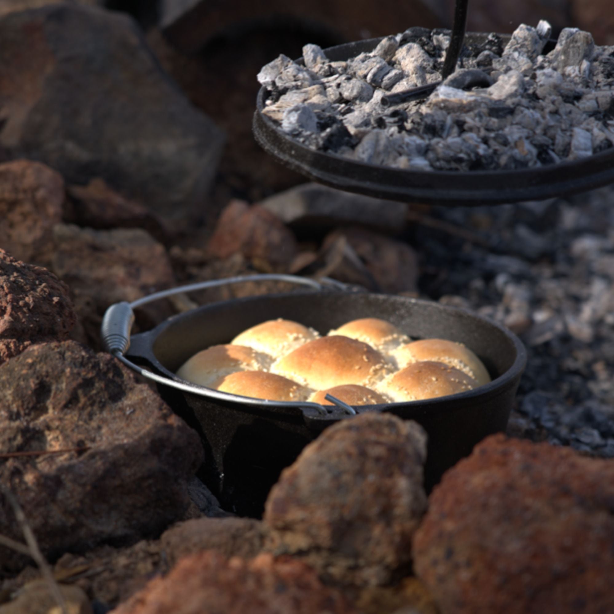 Wildtrak 9 Quart Heavy-duty Round Camp Oven with Lip and Handle, Pre-Seasoned