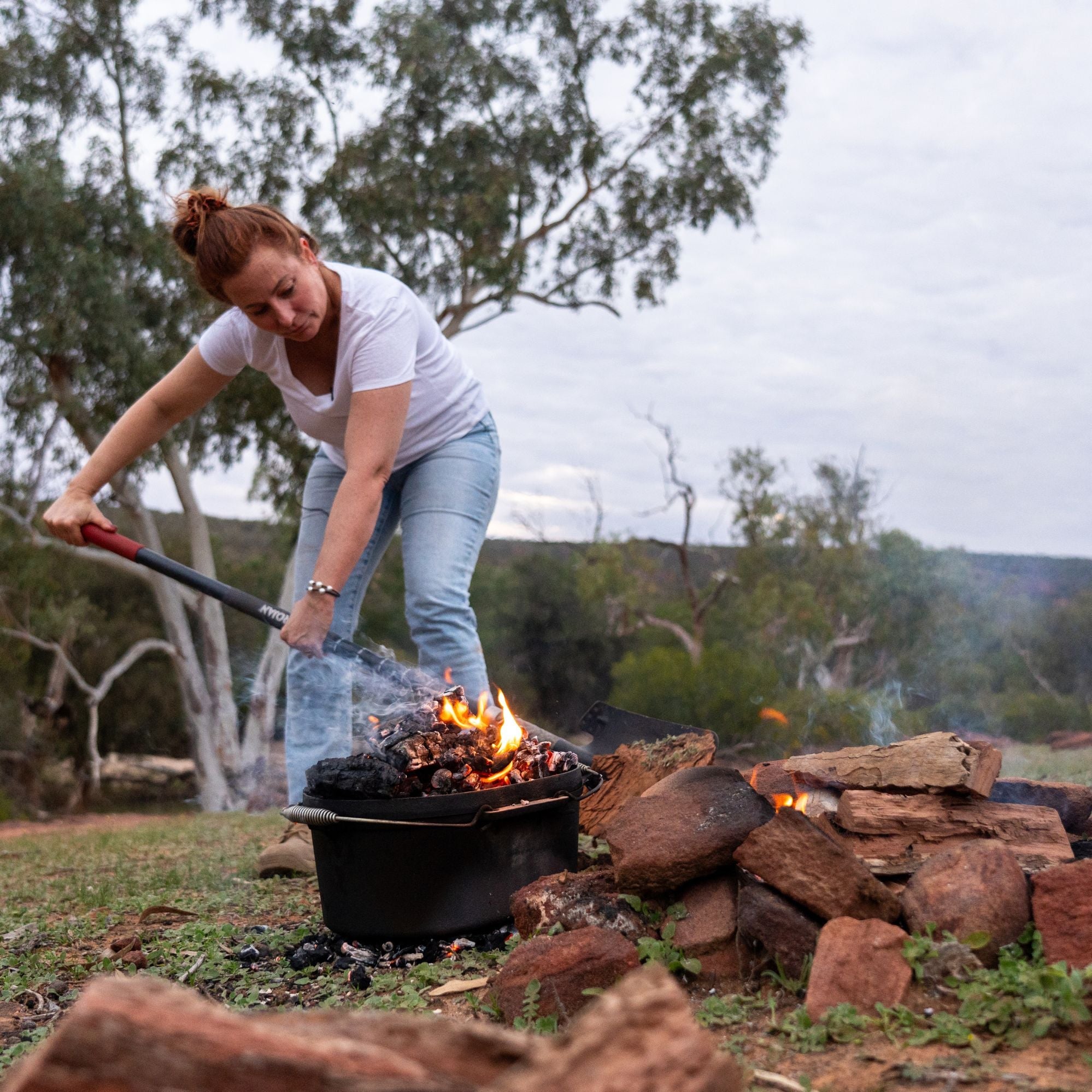 Wildtrak 9.5 Quart Cast-Iron Pre-Seasoned Oval Camp Oven with Lip and Handle