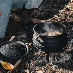 Wildtrak 8L Cast-Iron Pre-Seasoned Potjie Pot with 3 Feet, Spiral Bail Handle, and Wooden Box