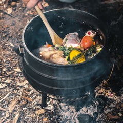 Wildtrak 8L Cast-Iron Pre-Seasoned Potjie Pot with 3 Feet, Spiral Bail Handle, and Wooden Box