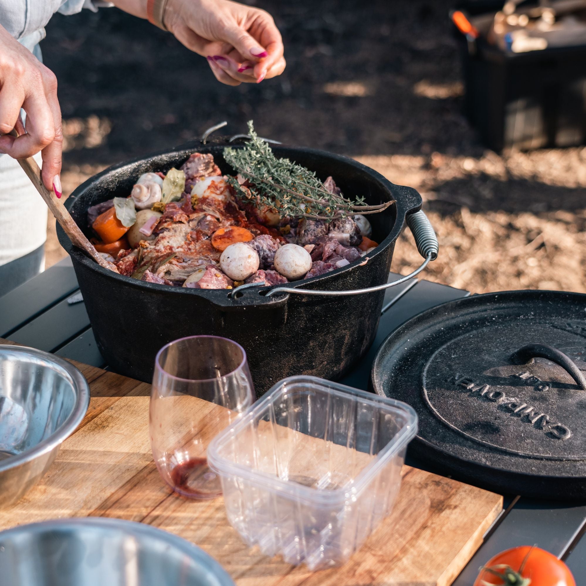 Wildtrak 12 Quart Heavy-duty Round Camp Oven with Lip and Handle, Pre-Seasoned