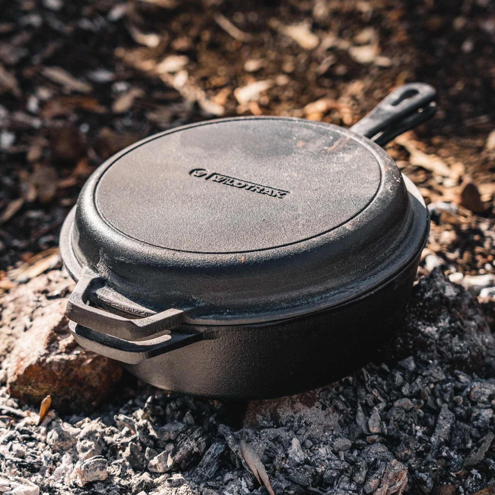 Wildtrak 3.2 Quart Pre-Seasoned Cast Iron 2in1 Combo Cooker 26.5x4cm