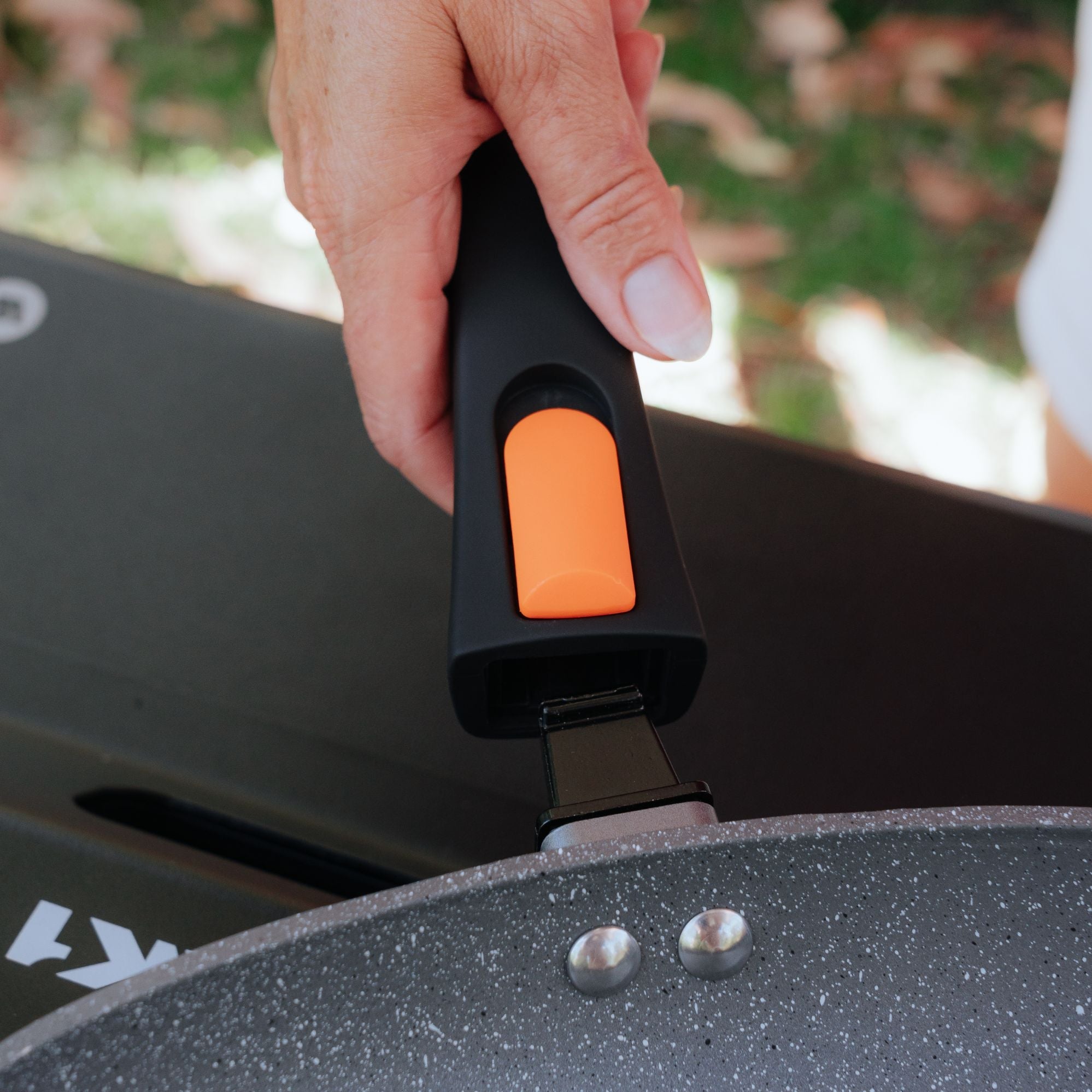 Wildtrak 24cm Non-stick Safe Fry Pan with Detachable Handle