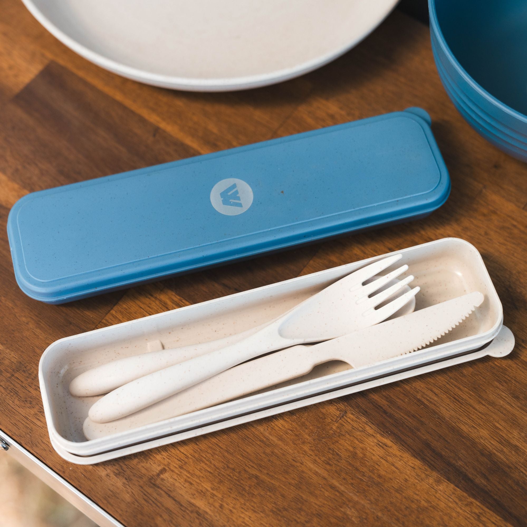 Wildtrak 4 Piece Wheat Straw Cutlery Set in Case - Blue or Beige
