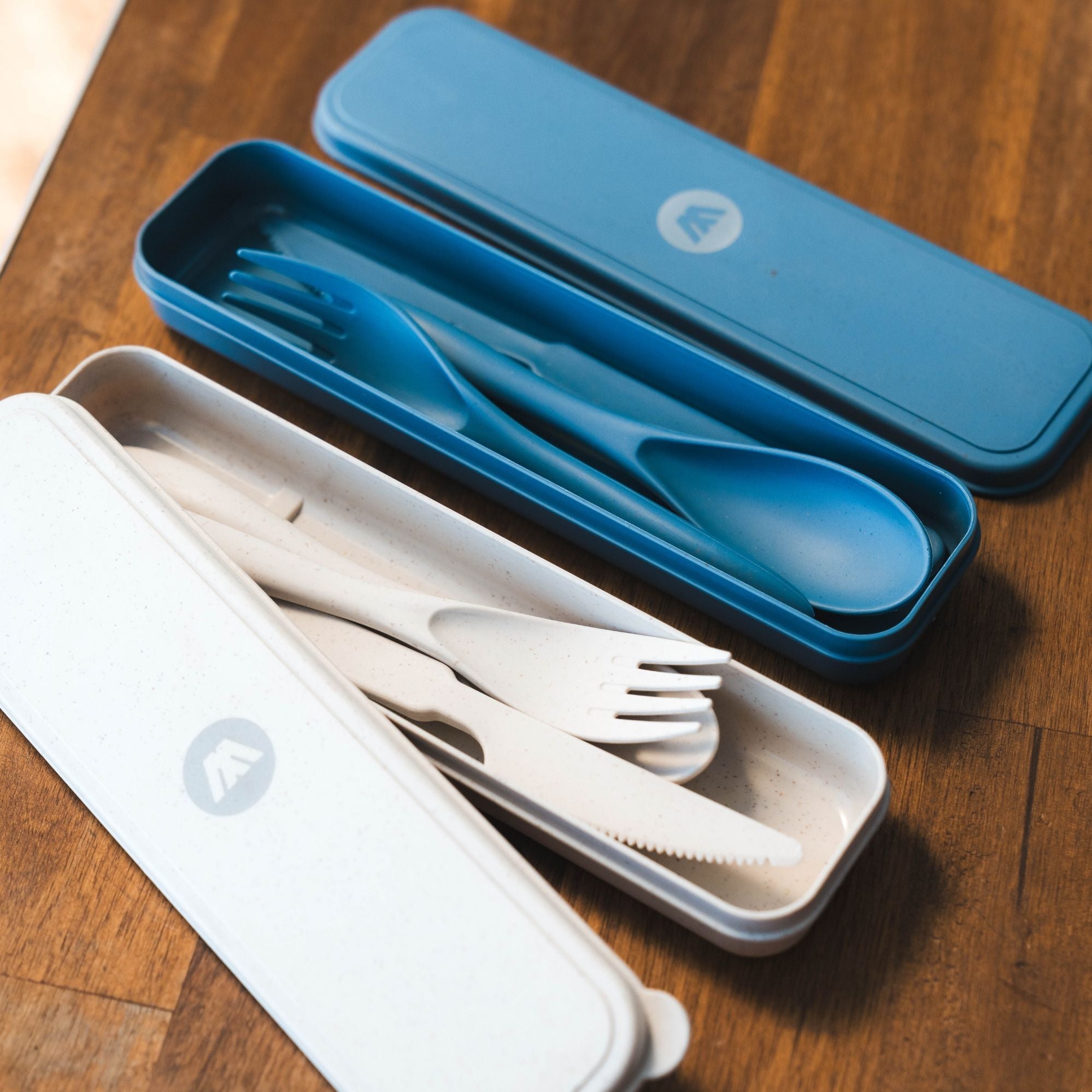 Wildtrak 4 Piece Wheat Straw Cutlery Set in Case - Blue or Beige