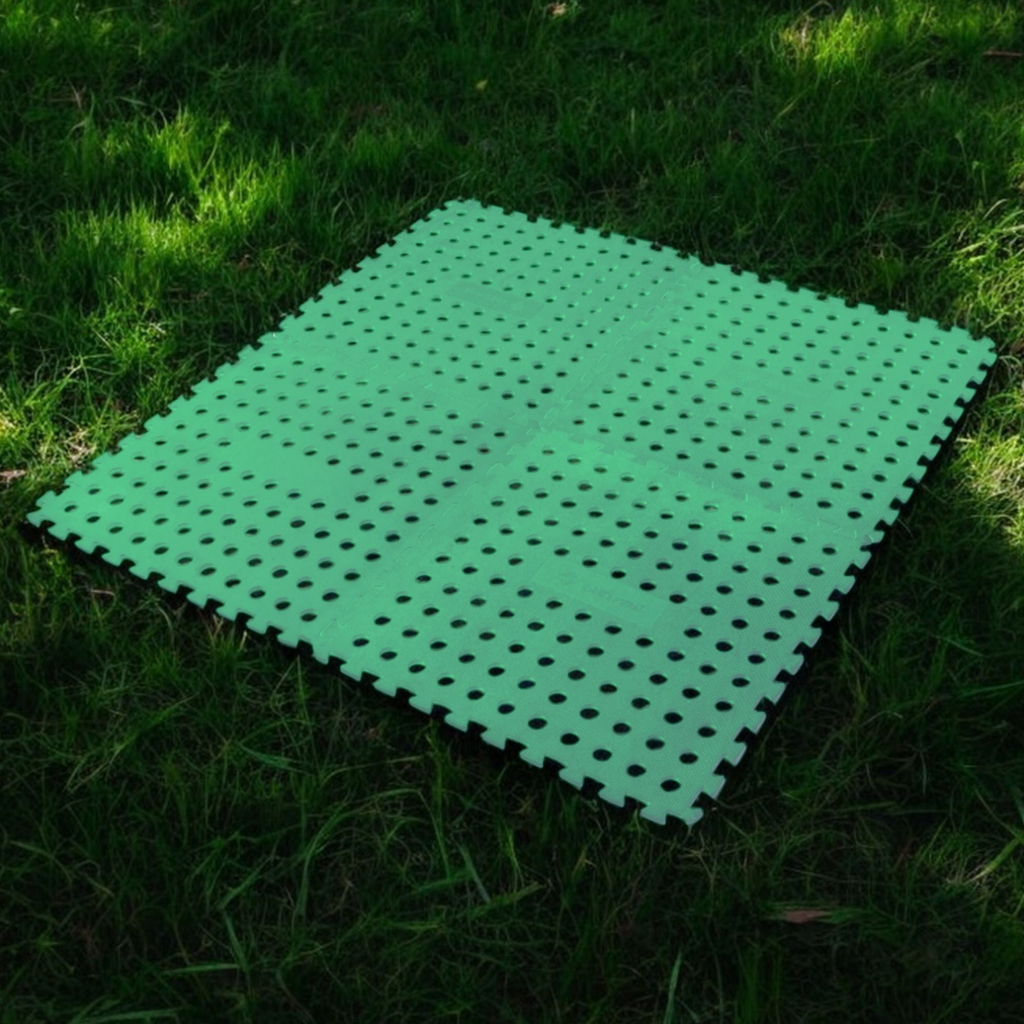 Wildtrak 4 Pack Interlocking Foam Floor Mats Non-Skid, Lightweight - Green 60x60cm