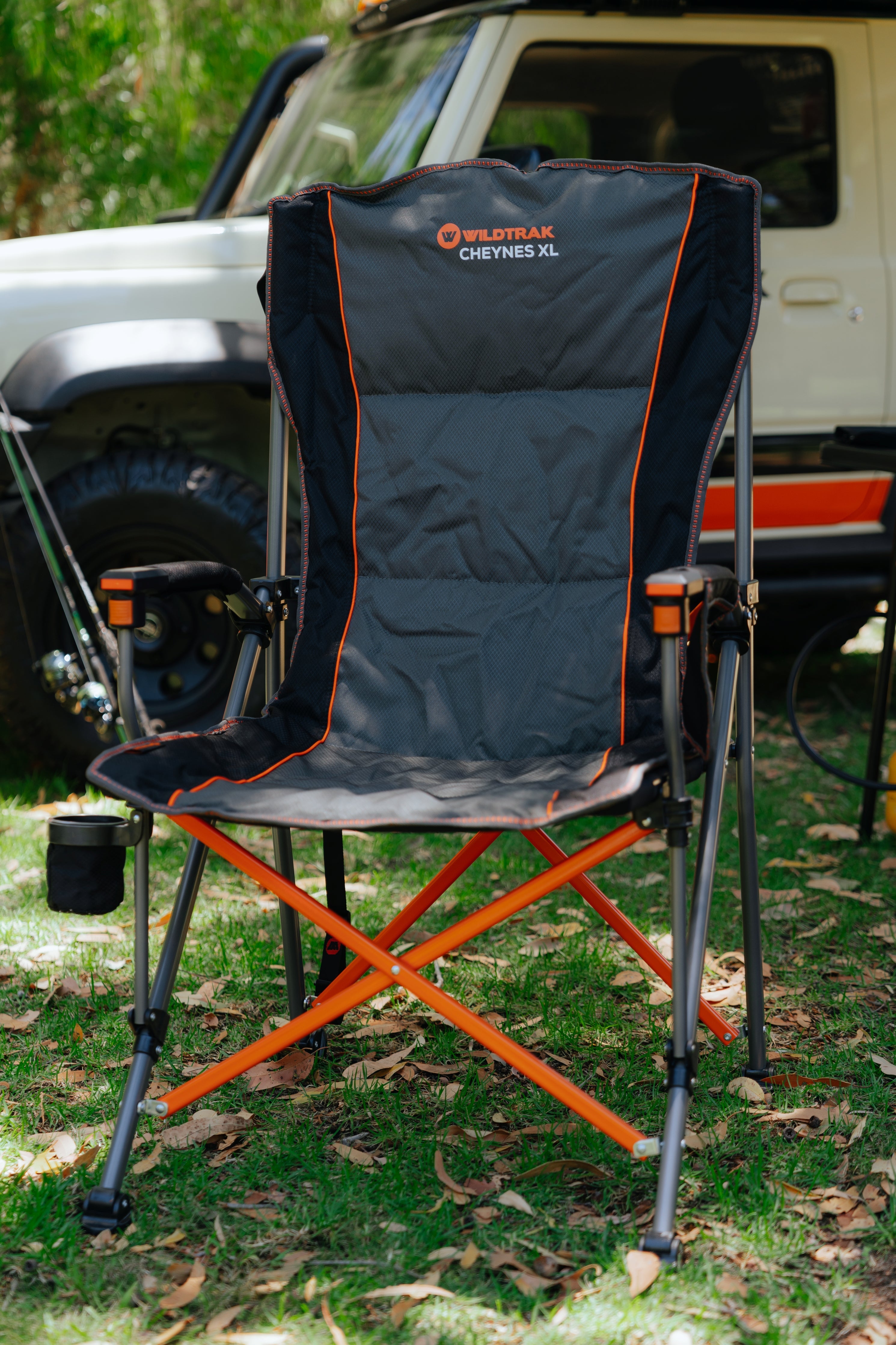 Cheynes XL Deluxe Solid Arm Camp Chair with Cushioned High Back, Wine Glass Holders, Drink Holder, Media Pocket, Self-Levelling Feet for Camping & Events, Weight Rated 200kg, Zipped Storage Pocket for Carry Bag with Shoulder Strap