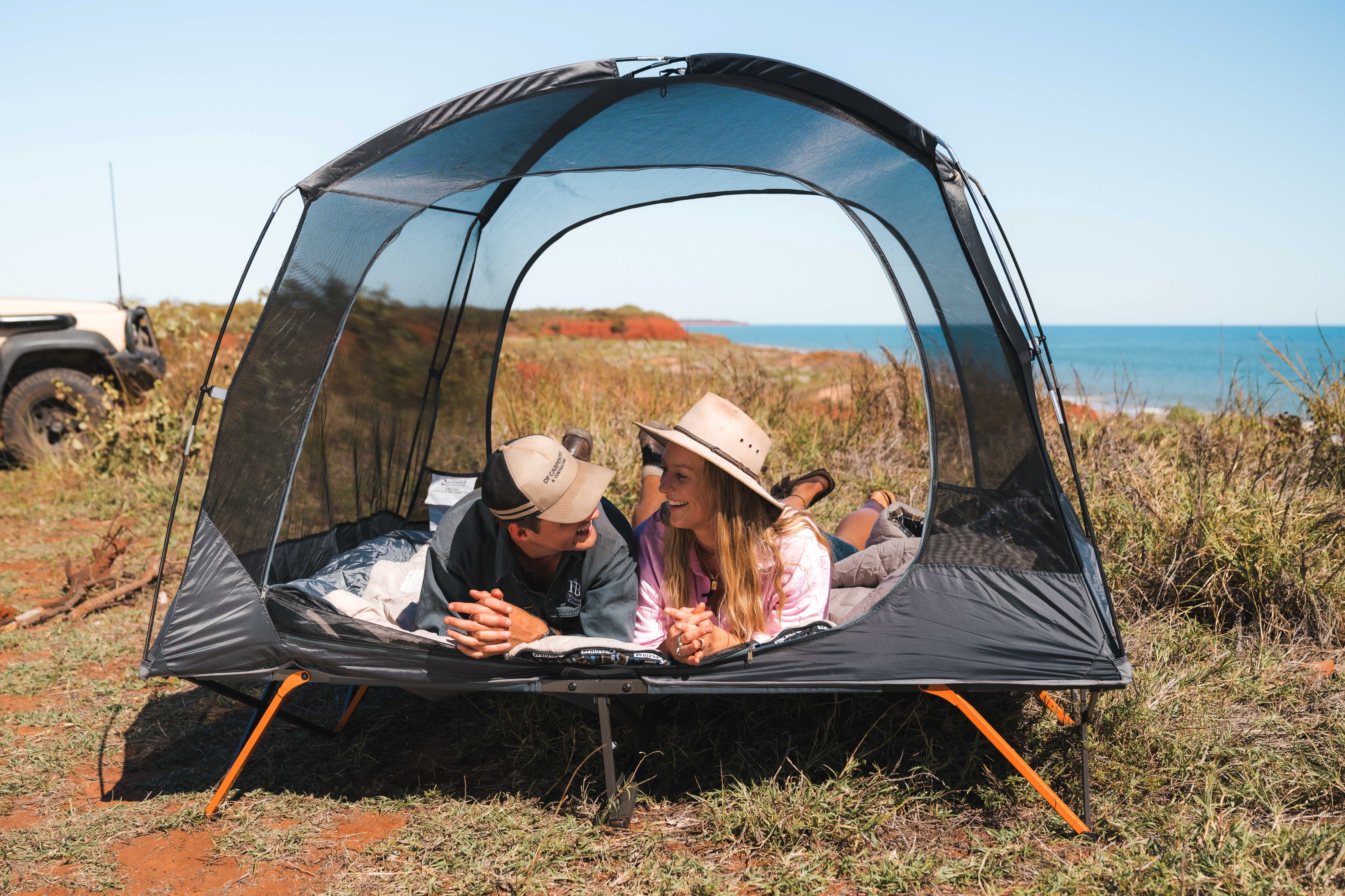 stretcher met tent Wildtrak Queen Size 2P Easy Up Stretcher Tent with Vestibules