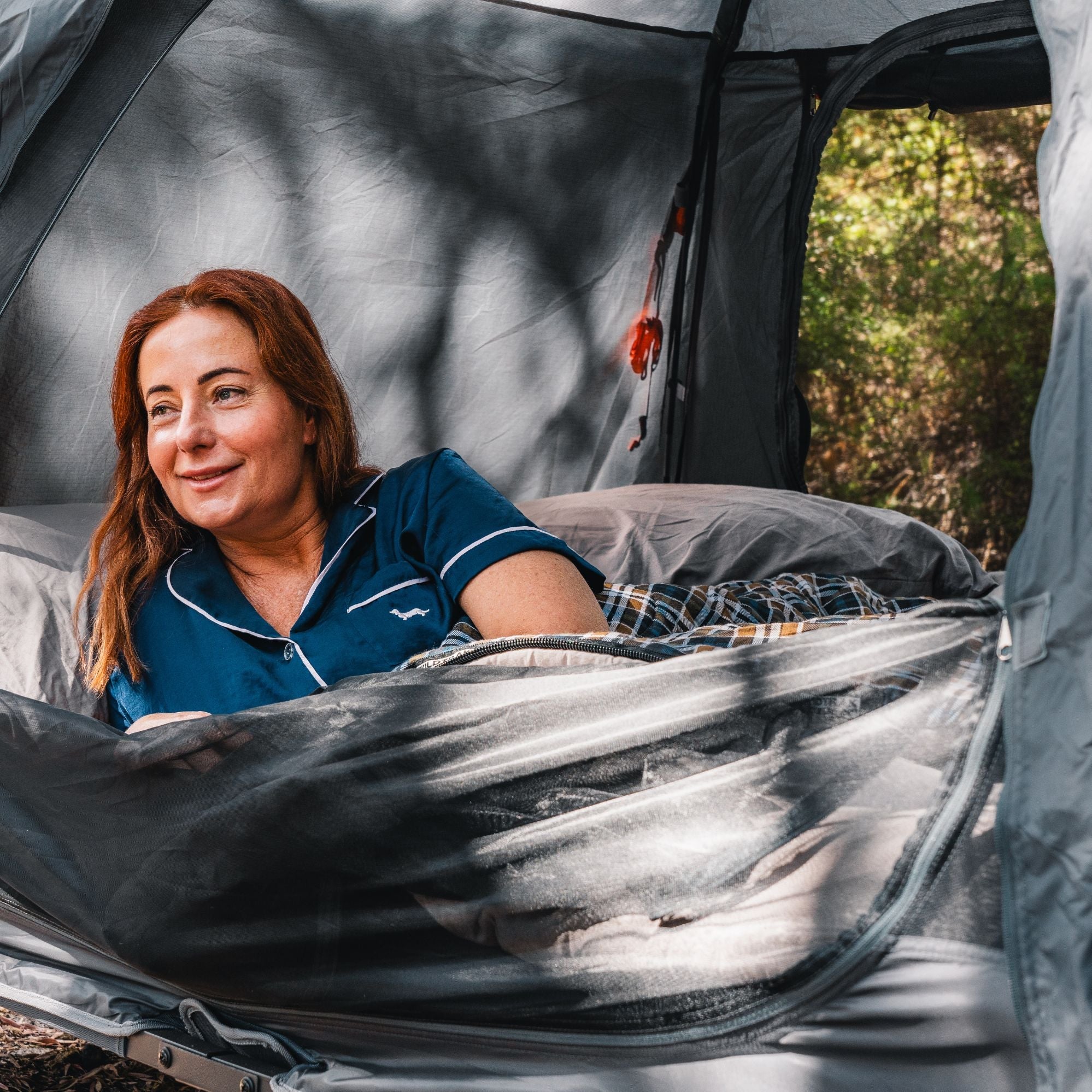 Wildtrak Queen Size 2P Easy Up Stretcher Tent with Vestibules