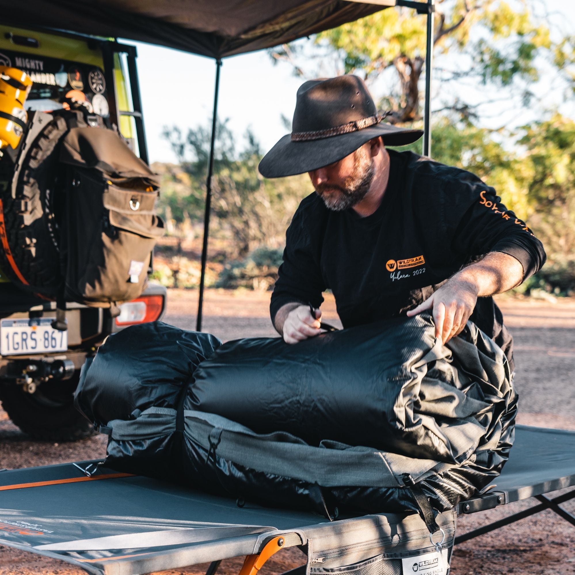 Wildtrak Jumbo Easy Up Stretcher Bed, 218 x 90 x 42cm