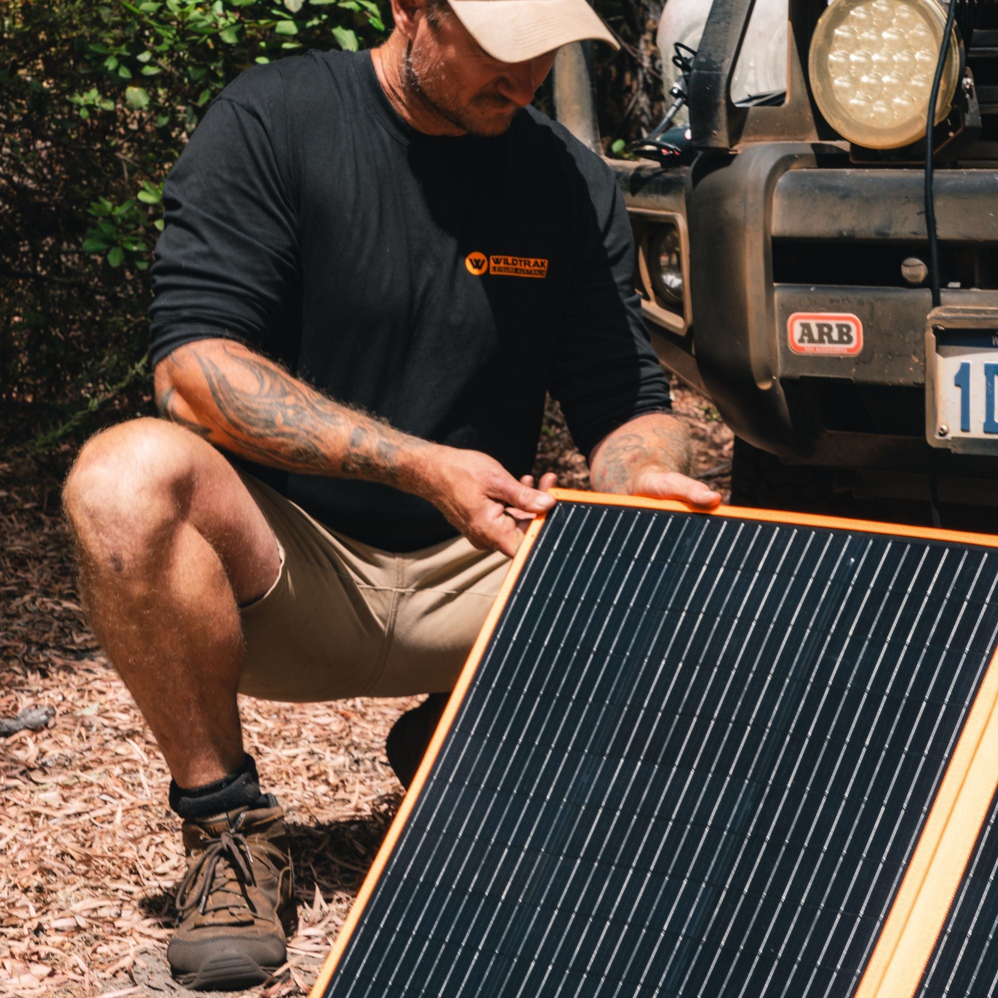 Wildtrak Power Tank Pro 1000 78Ah Power Station & 240W Solar Blanket Bundle