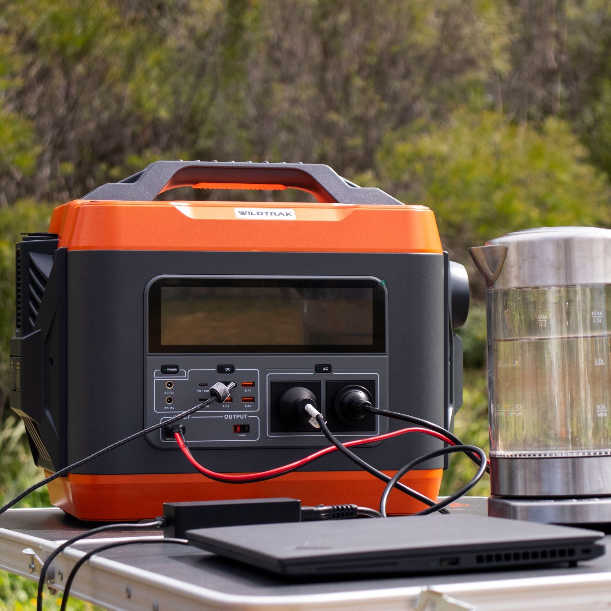 Wildtrak Power Tank Pro 3000 Power Station & 300W Solar Blanket Bundle