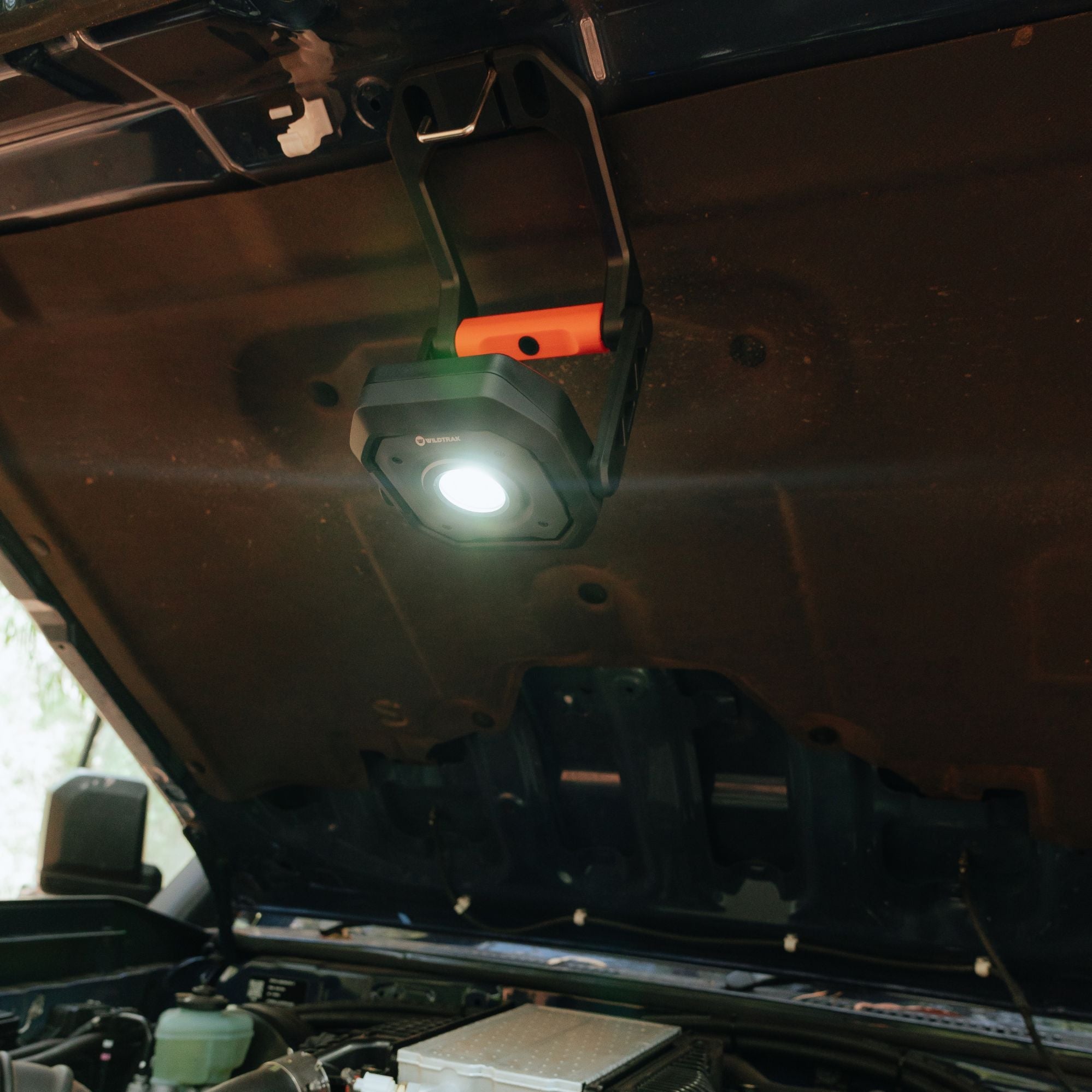 Wildtrak 2000L Rechargeable Worklight/Floodlight, 6 Light Modes, 360° Swivel Action