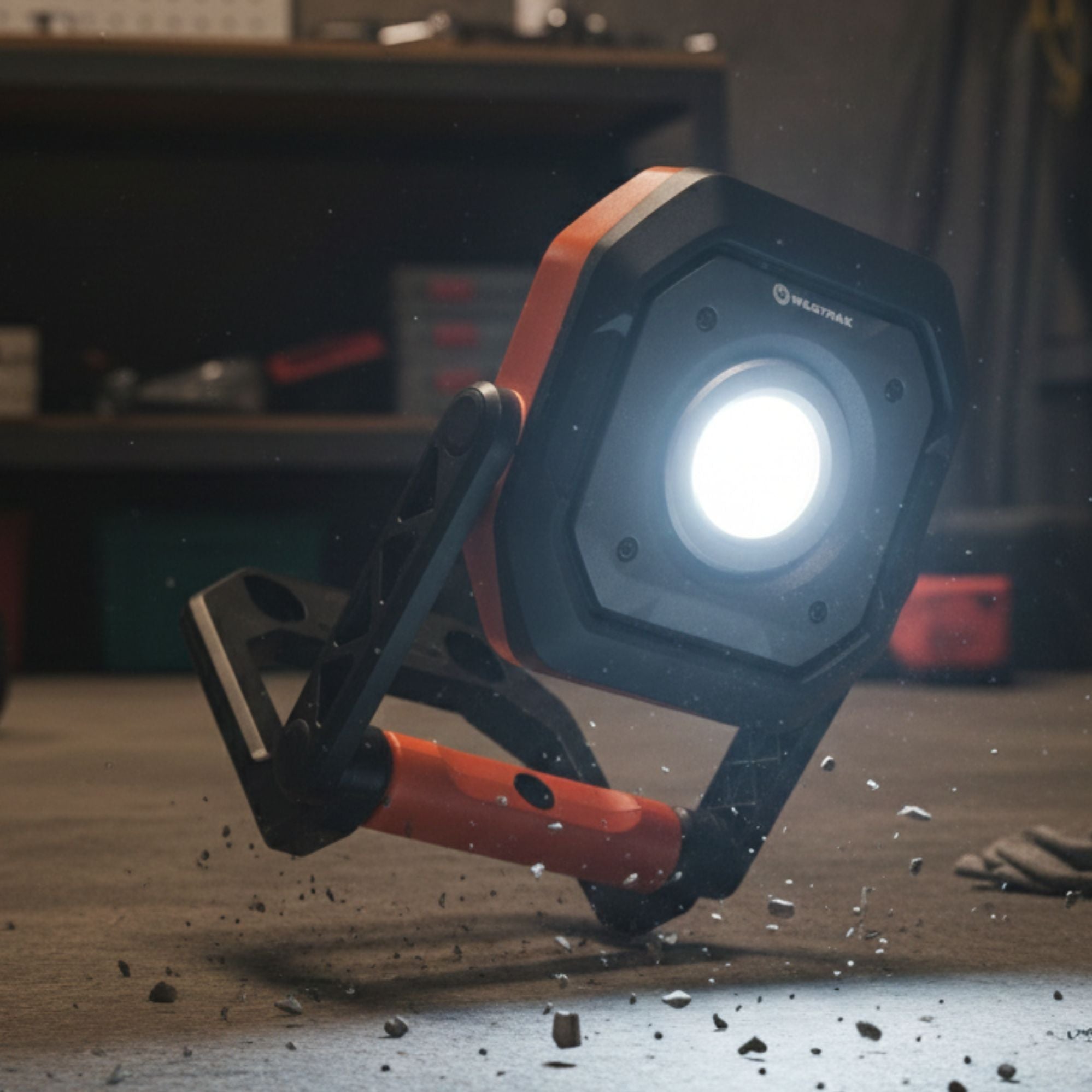 Wildtrak 2000L Rechargeable Worklight/Floodlight, 6 Light Modes, 360° Swivel Action