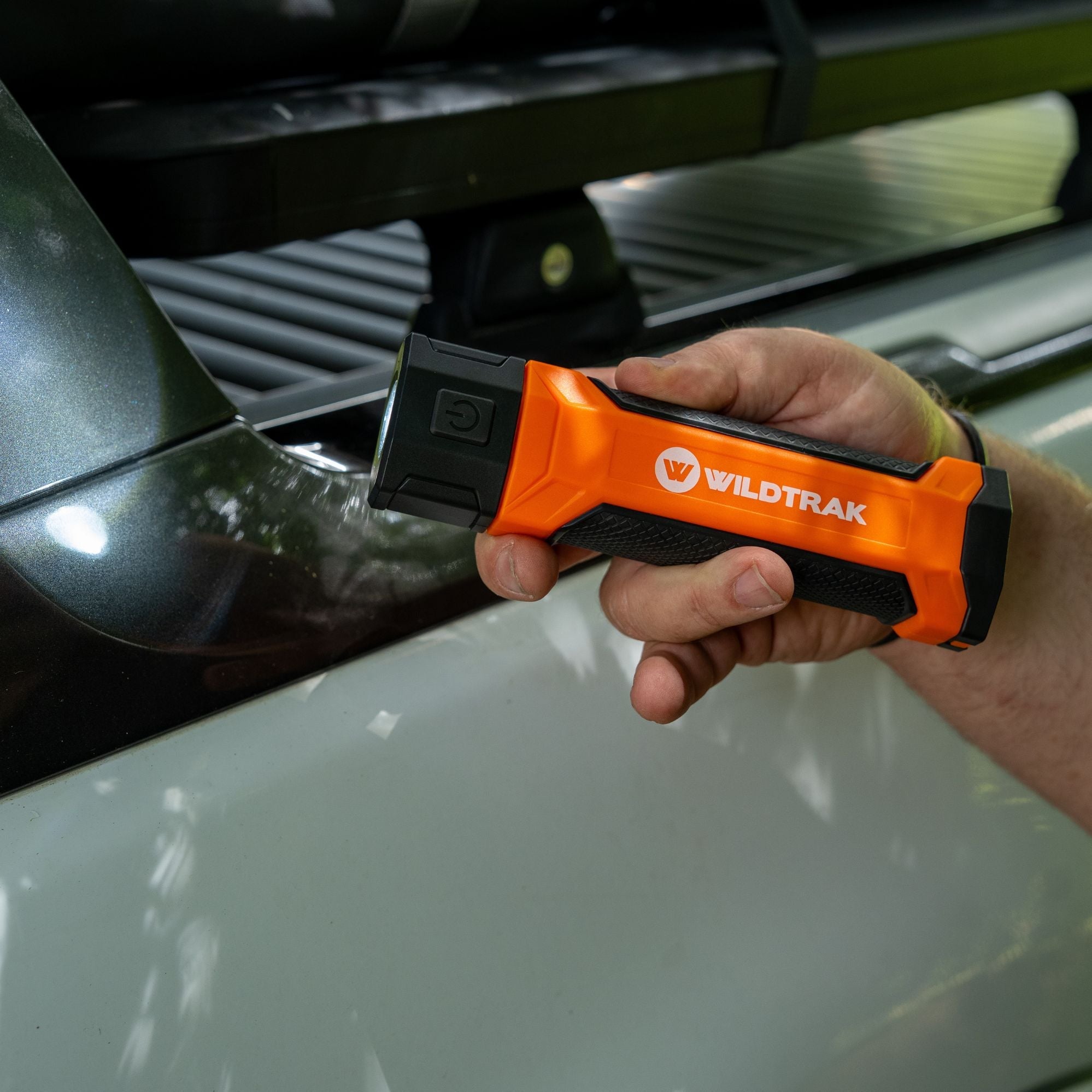 Wildtrak 300 Lumen Pull Out Swivel Worklight