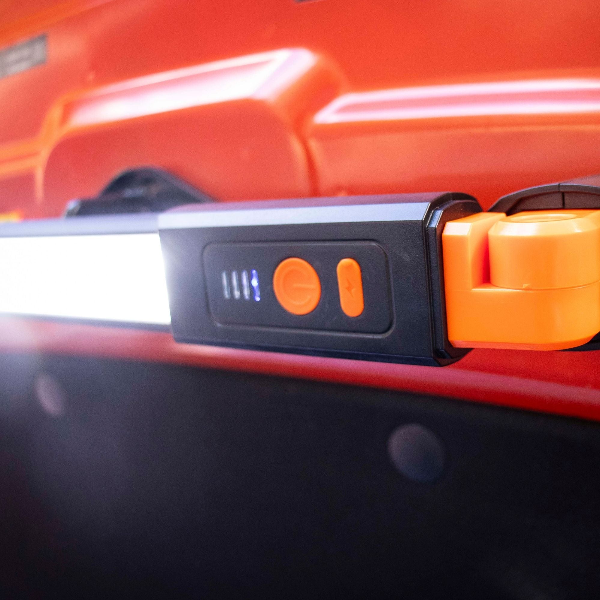 Wildtrak Aluminium Magnetic Under Hood Light 1200L