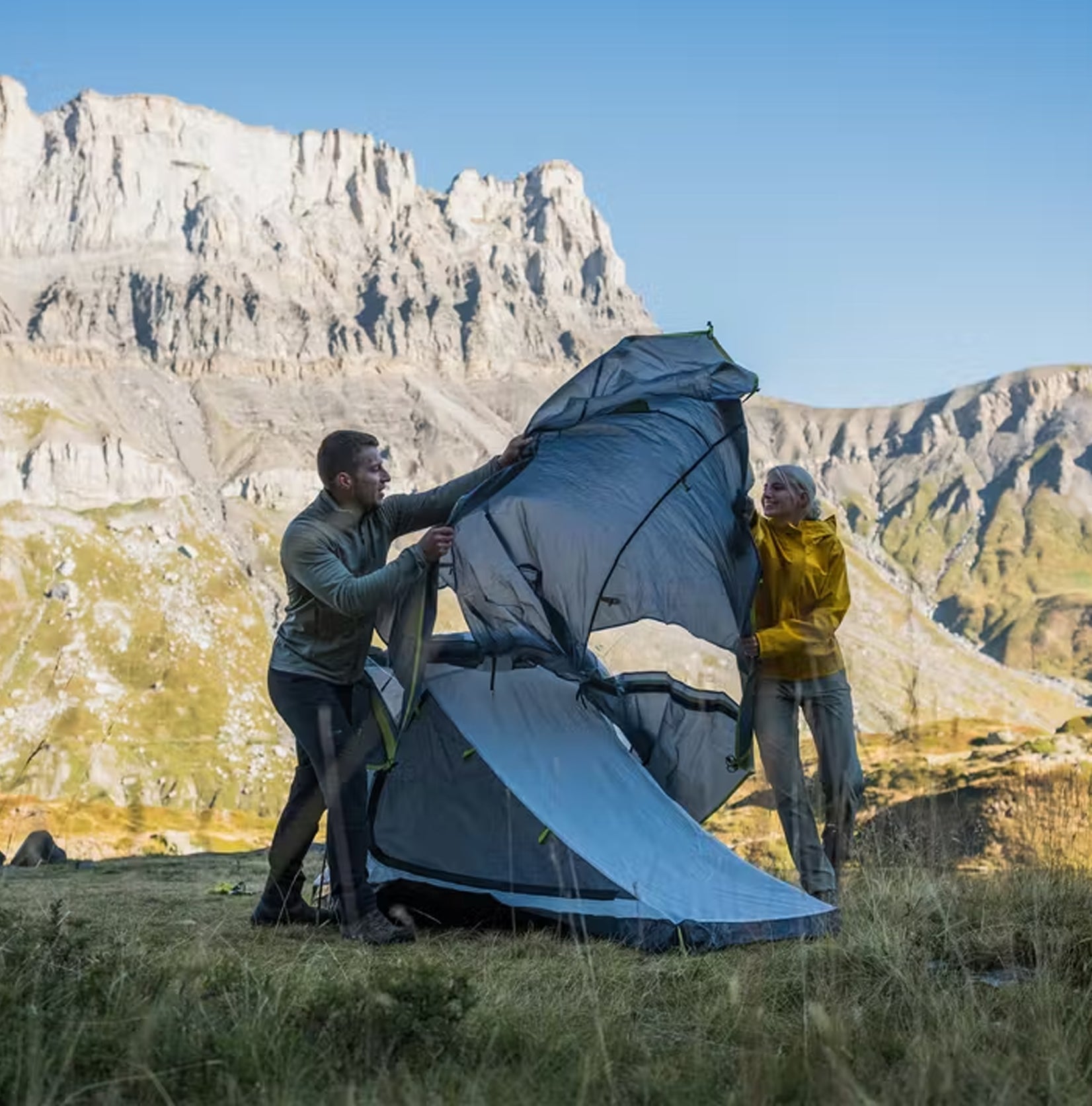 Coleman™ Bedrock 2 Person Tent, Lightweight, Flexable Fibreglass Poles, WeatherTec™ System, Sewn-in Groundsheet & Carry Bag