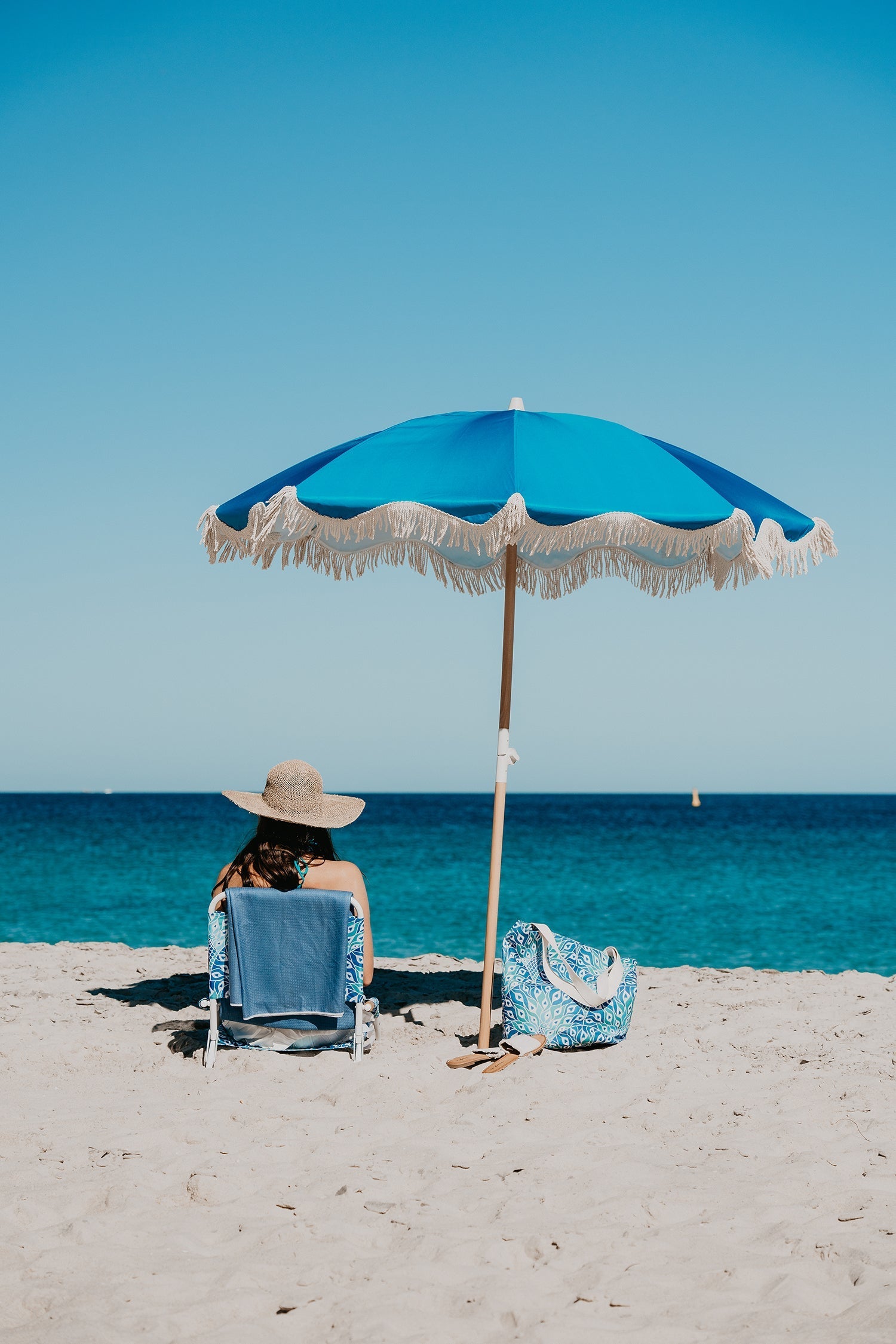 Good Vibes™ 160cm Premium Waffle Beach Towel with Storage Bag, Double Sided, Eco Friendly, Sand Free, Quick Dry, Ultra Absorbent - Peacock Paradise