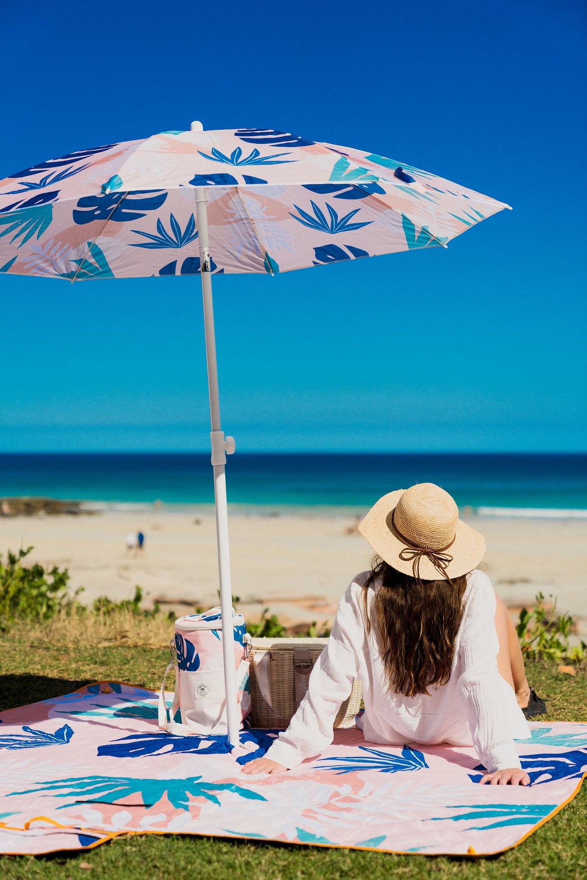 Good Vibes™ 2x2m Premium Picnic Mat Blanket, Waterproof Base, Carry Strap, Storage Pocket, 4 Ground Pegs - Blush Palm