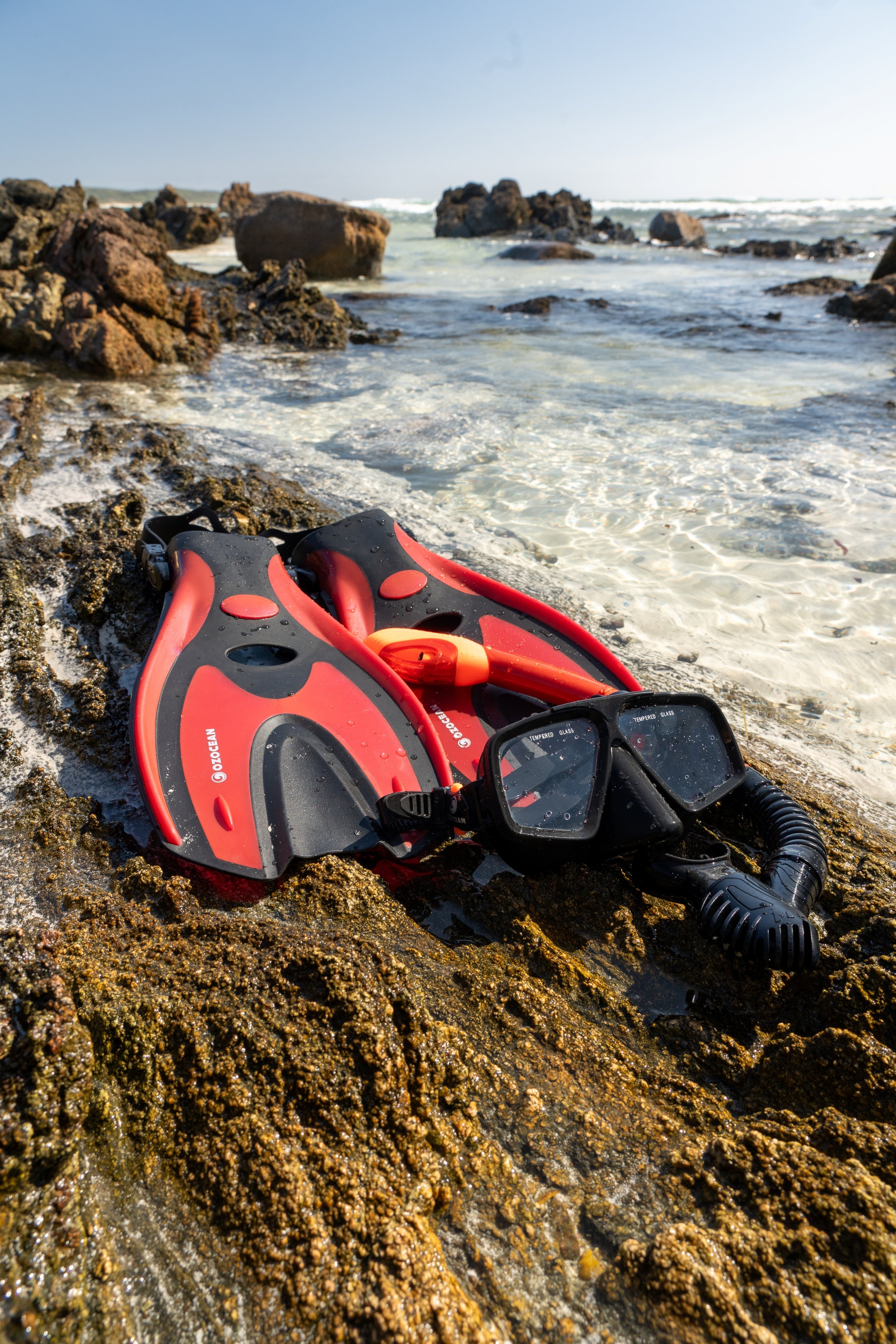 Abrolhos Adult Silicon Mask, Fin and Snorkel Set - Red